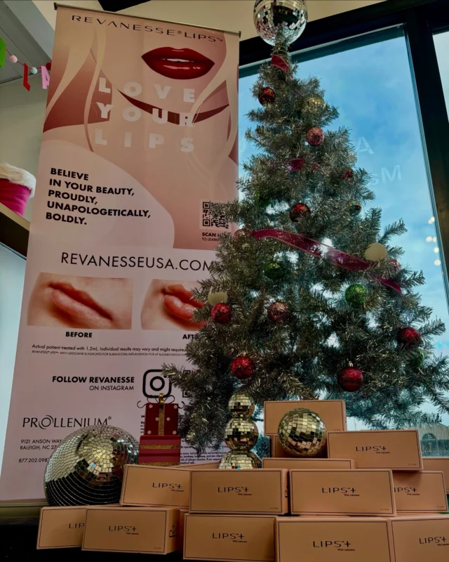 Merry Kissmas! 🎄🎅🏼👄 
$500 lip filler  and 20% off skincare ZO and Colorescience stocking stuffers this Friday only!